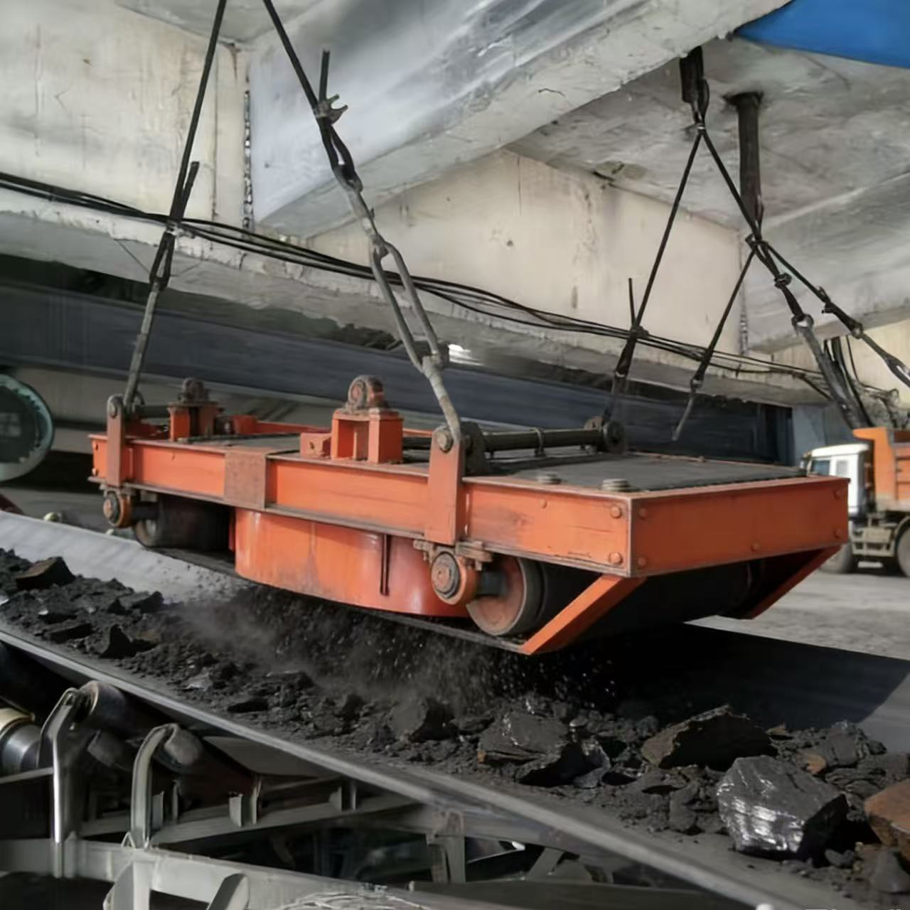 Electromagnetic iron separator.jpg